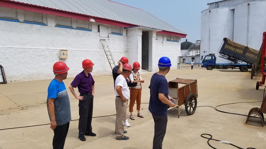 三方联合对昌黎县国家粮食储 写美篇与储备库负责人沟通了解收购进度